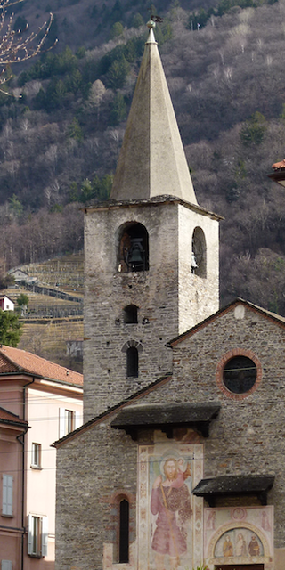 6500 Ravecchia, San Biagio. Westfassade. Fresko des Heiligen Christophorus, um 1360.