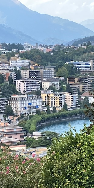 Terra amata - Die Suche nach dem Paradies, Blick auf die Bucht von Paradiso, Foto: Bernhard raf